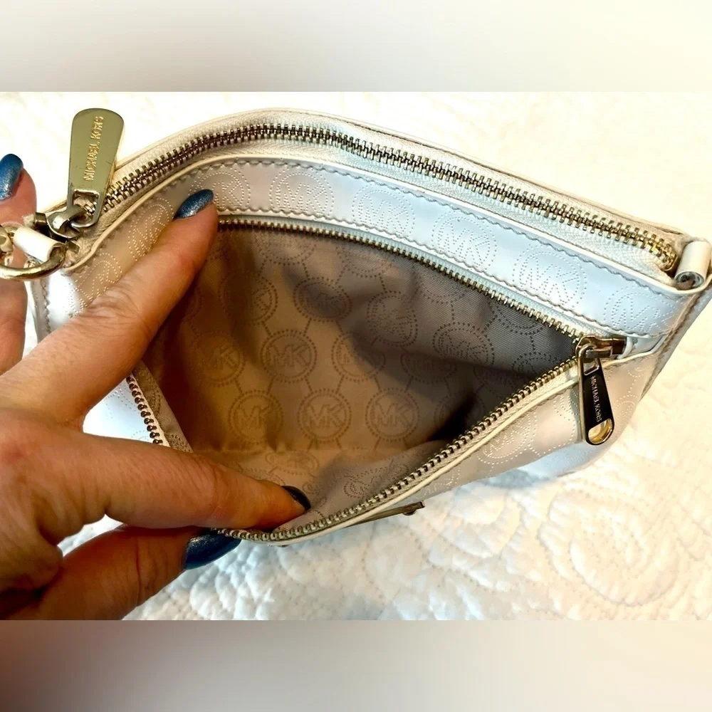 Michael Kors White Wristlet - Picture 3 of 10